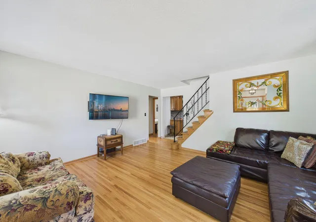 Photo 4 of Single family home for sale at 186 Hurley St E, Saint Paul, MN 55118 | MLS# 7150615 | Listing updated on 2026-10-06