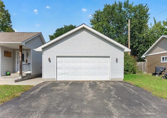 Photo 3 of Single family home for sale at 619 7th Street, Newport, MN 55055 | MLS# 7150645 | Listing updated on 2026-10-06