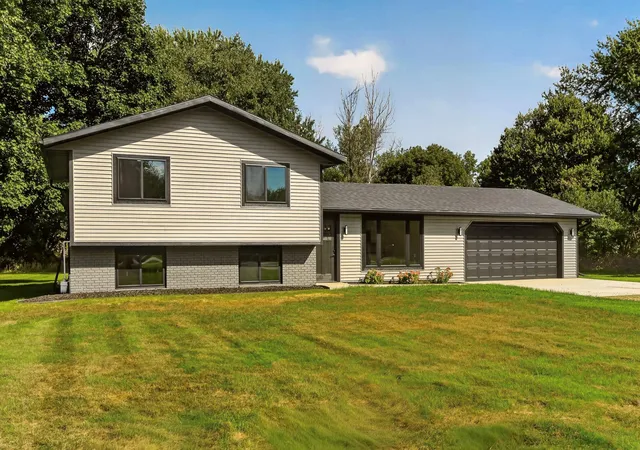 Photo 1 of Single family home for sale at 5225 Logan St Se, Rochester, MN 55904 | MLS# 7150657 | Listing updated on 2026-10-01