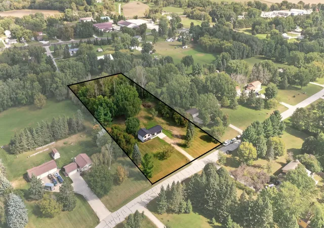 Photo 2 of Single family home for sale at 5225 Logan St Se, Rochester, MN 55904 | MLS# 7150657 | Listing updated on 2026-10-01