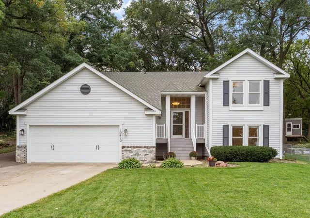 Photo 1 of Single family home for sale at 10470 169th Street W, Lakeville, MN 55044 | MLS# 7150671 | Listing updated on 2026-10-08