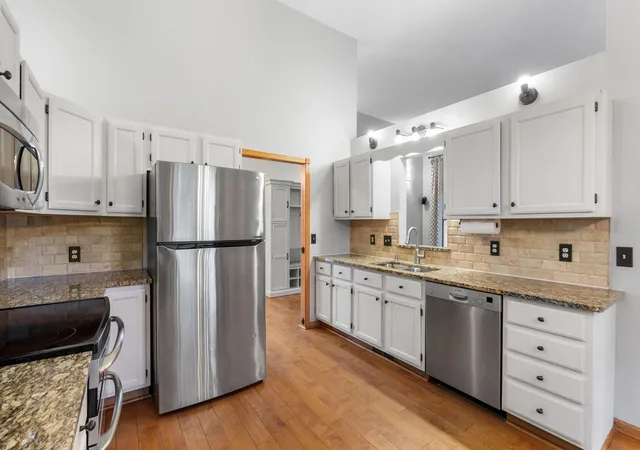 Photo 4 of Single family home for sale at 10470 169th Street W, Lakeville, MN 55044 | MLS# 7150671 | Listing updated on 2026-10-08