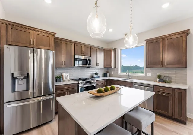 Photo 1 of Single family home for sale at 13721 Arrowhead Way, Rosemount, MN 55068 | MLS# 7150675 | Listing updated on 2026-10-10