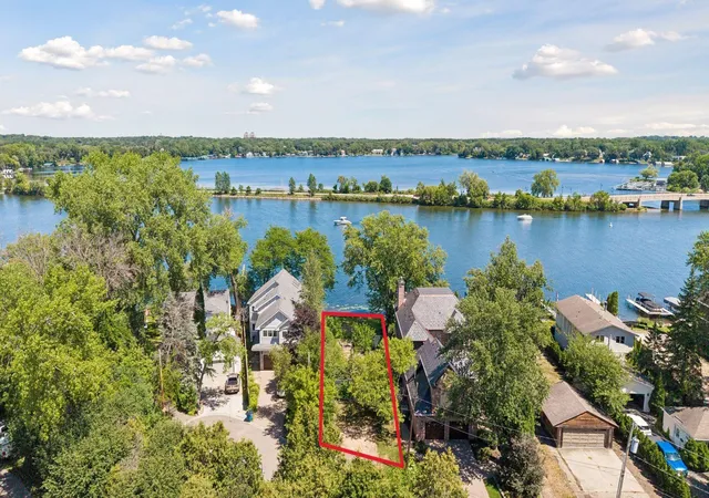 Photo 2 of Land for sale at 2809 Mckenzie Point Rd, Wayzata, MN 55391 | MLS# 7150696 | Listing updated on 2026-09-28