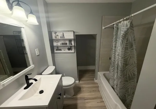 Photo 4 of Single family home for sale at 2301 Cole Ave SE, Minneapolis, MN 55414 | MLS# 7150702 | Listing updated on 2026-09-30