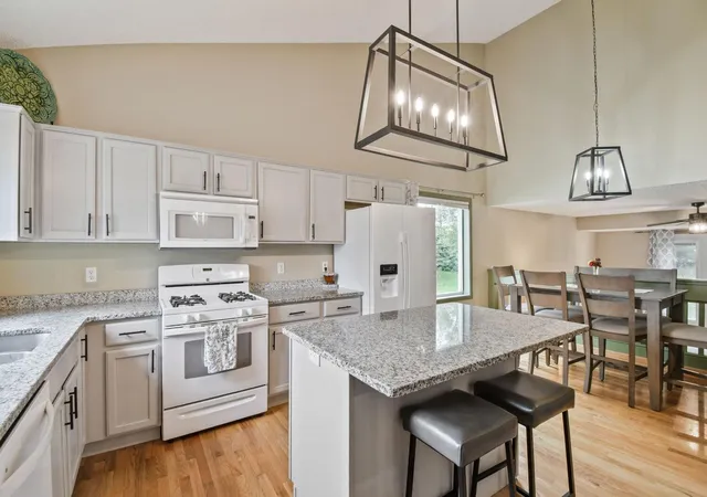 Photo 3 of Single family home for sale at 667 35th Street W, Hastings, MN 55033 | MLS# 7150717 | Listing updated on 2026-10-06