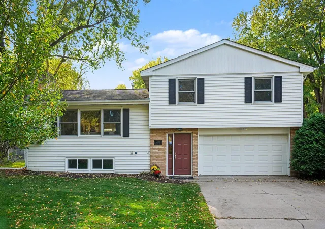 Single family home for sale at 16401 Temple Dr S, Minnetonka, MN 55345 | MLS# 7150720