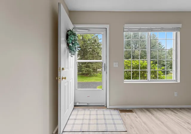 Photo 4 of Single family home for sale at 13092 Murdock Ter, Eden Prairie, MN 55347 | MLS# 7150723 | Listing updated on 2026-10-09