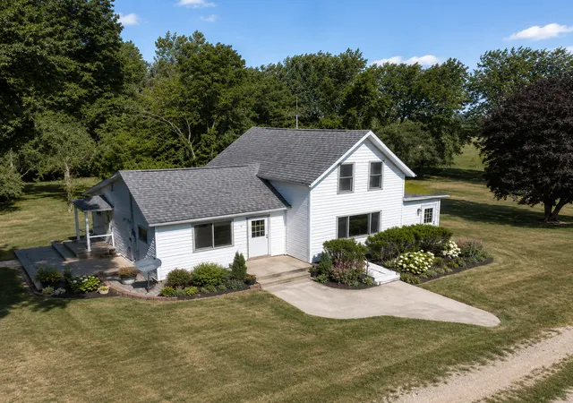 Photo 2 of Single family home for sale at 2668 County Rd 78 Se, Osakis, MN 56360 | MLS# 7150736 | Listing updated on 2026-10-07