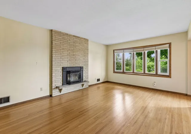 Photo 3 of Single family home for sale at 5000 Normandale Hglds Dr, Minneapolis, MN 55437 | MLS# 7150743 | Listing updated on 2026-10-02