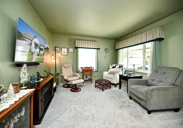 Photo 3 of Sale Pending at 1022 Gilmore Ave, Winona, MN 55987 | MLS# 7150762 | Listing updated on 2026-10-12