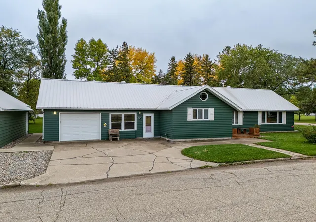 Photo 1 of Single family home for sale at 402 Toupin St, Oklee, MN 56742 | MLS# 7150771 | Listing updated on 2026-09-26