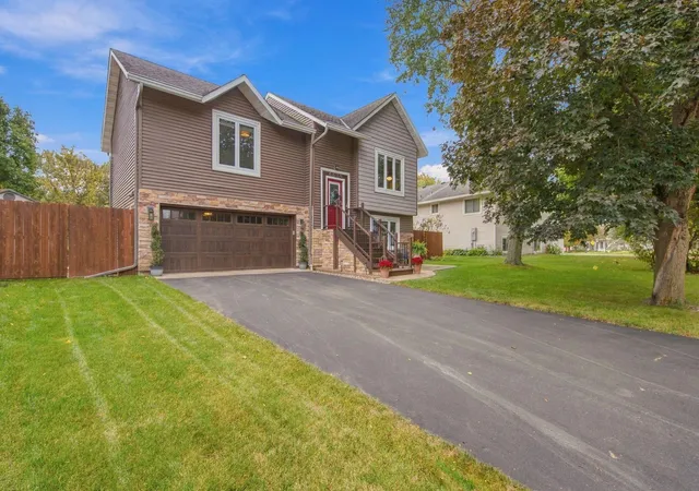 Photo 2 of Single family home for sale at 6625 Harlan Dr, Eden Prairie, MN 55346 | MLS# 7150775 | Listing updated on 2026-10-08