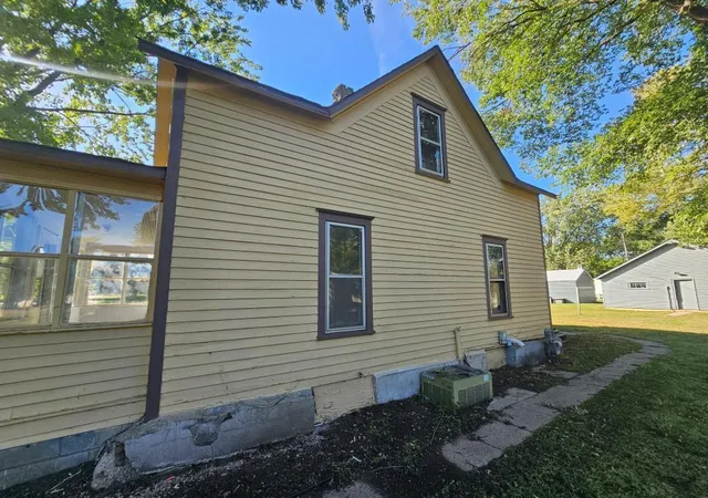 Photo 1 of Single family home for sale at 225 Union St, Tracy, MN 56175 | MLS# 7150779 | Listing updated on 2026-09-30