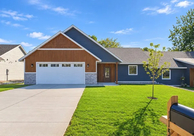 Photo 1 of Single family home for sale at 115 Nw Pine, New London, MN 56273 | MLS# 7150794 | Listing updated on 2026-09-30
