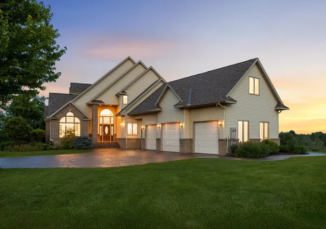 Photo 1 of Single family home for sale at 9721 Frontier Ln, Lakeville, MN 55044 | MLS# 7150796 | Listing updated on 2026-10-07
