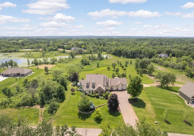 Photo 60 of Single family home for sale at 9721 Frontier Ln, Lakeville, MN 55044 | MLS# 7150796 | Listing updated on 2026-10-22