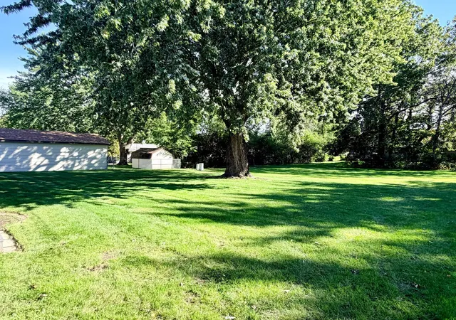 Photo 24 of Single family home for sale at 421 Miles Dr, Worthington, MN 56187 | MLS# 7150808 | Listing updated on 2026-10-06