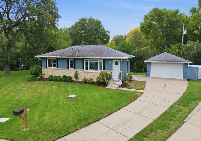 Photo 1 of Single family home for sale at 2029 Opal Pl, Saint Paul, MN 55122 | MLS# 7150815 | Listing updated on 2026-10-21
