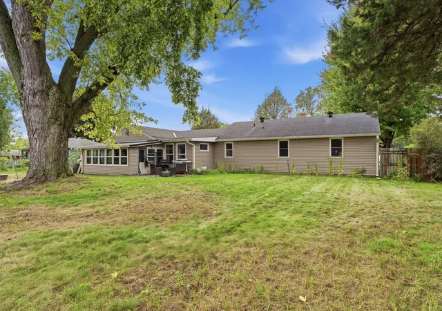 Photo 4 of Single family home for sale at 9101 Russell Ave S, Minneapolis, MN 55431 | MLS# 7150820 | Listing updated on 2026-10-04