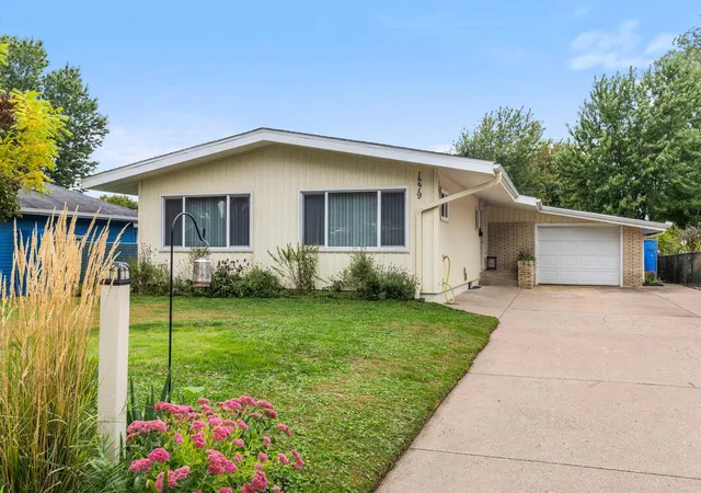 Photo 1 of Sale Pending at 1279 Smith Ave S, Saint Paul, MN 55118 | MLS# 7150828 | Listing updated on 2026-10-05