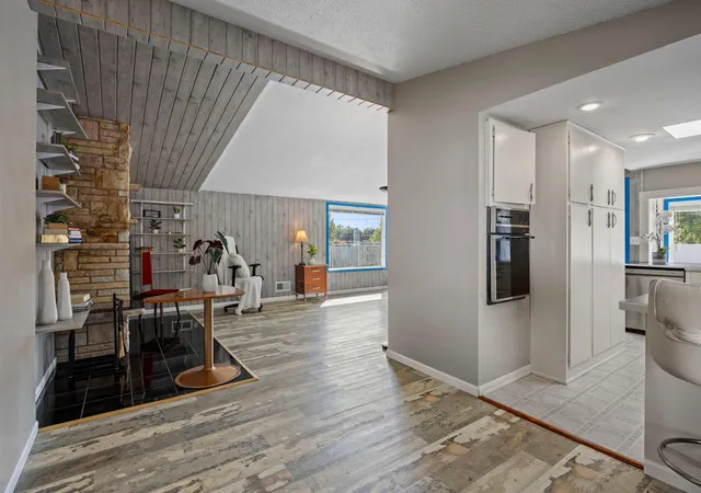 Photo 4 of Sale Pending at 1279 Smith Ave S, Saint Paul, MN 55118 | MLS# 7150828 | Listing updated on 2026-10-05