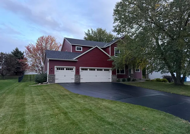 Photo 2 of Single family home for sale at 14400 Bayberry Cir, Rosemount, MN 55068 | MLS# 7150829 | Listing updated on 2026-10-09