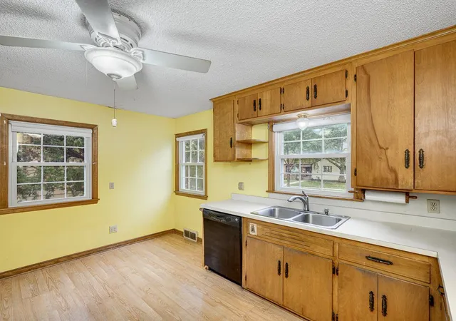 Photo 4 of Sale Pending at 961 California Ave W, Saint Paul, MN 55117 | MLS# 7150841 | Listing updated on 2026-10-07