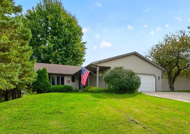 Photo 1 of Single family home for sale at 516 4th Avenue Ne, Byron, MN 55920 | MLS# 7150849 | Listing updated on 2026-09-27