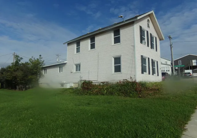 Photo 2 of Single family home for sale at 112 S Division Ave, Spring Grove, MN 55974 | MLS# 7150853 | Listing updated on 2026-09-26