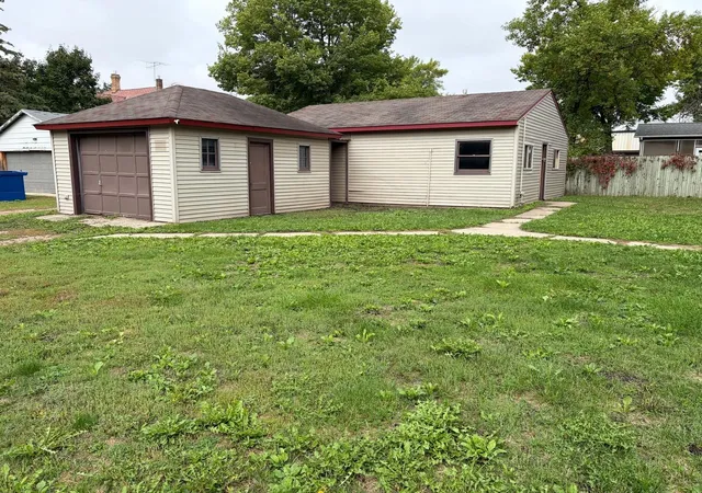 Photo 4 of Single family home for sale at 31 E Ripley St, Litchfield, MN 55355 | MLS# 7150873 | Listing updated on 2026-09-29