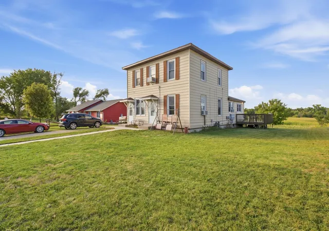 Photo 3 of Multi family home for sale at 316 Sw 3 Avenue, New London, MN 56273 | MLS# 7150891 | Listing updated on 2026-09-28