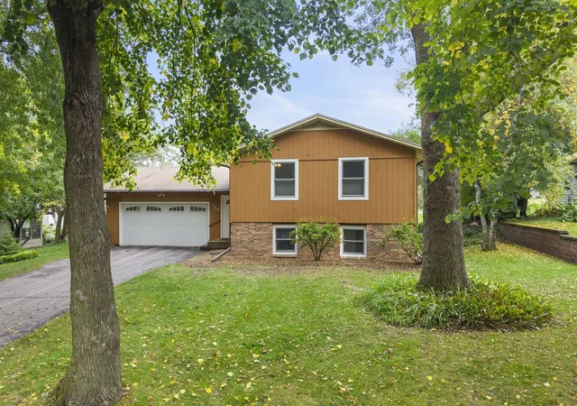Photo 1 of Single family home for sale at 1109 Elm St, Northfield, MN 55057 | MLS# 7150893 | Listing updated on 2026-10-06