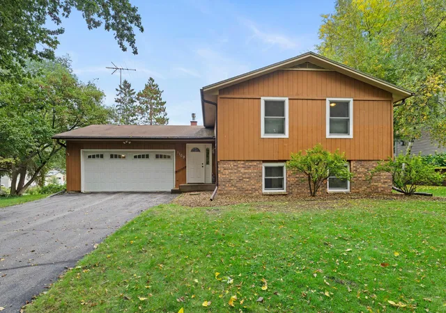 Photo 4 of Single family home for sale at 1109 Elm St, Northfield, MN 55057 | MLS# 7150893 | Listing updated on 2026-10-06