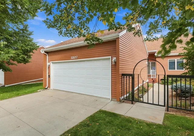 Photo 1 of Single family home for sale at 3307 W Prairiewood Dr S, Fargo, ND 58103 | MLS# 7150897 | Listing updated on 2026-09-27