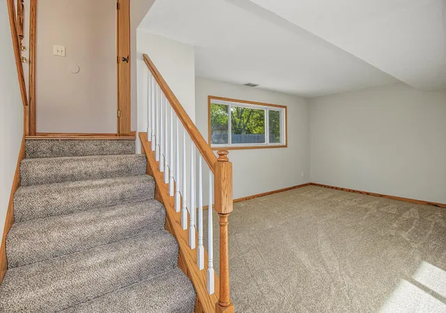 Photo 3 of House for sale at 1381 Easter Ln, Saint Paul, MN 55123 | MLS# 7150902 | Listing updated on 2026-10-06