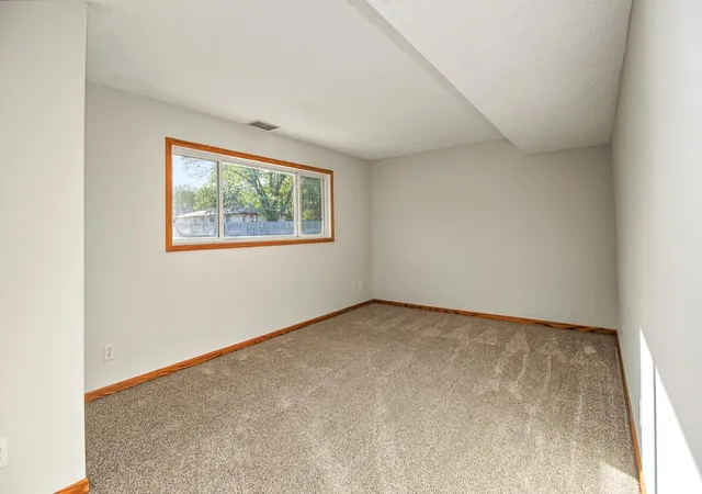 Photo 4 of House for sale at 1381 Easter Ln, Saint Paul, MN 55123 | MLS# 7150902 | Listing updated on 2026-10-06