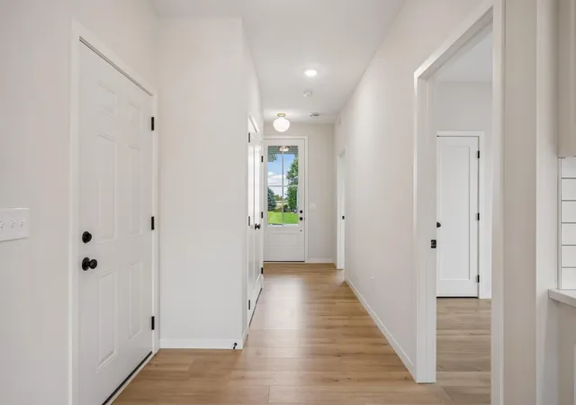 Photo 4 of Single family home for sale at 212 Century Ln, Silver Lake, MN 55381 | MLS# 7150913 | Listing updated on 2026-09-28