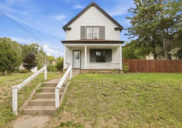 Photo 1 of Single family home for sale at 624 7th Avenue N, Saint Cloud, MN 56303 | MLS# 7150921 | Listing updated on 2026-10-07