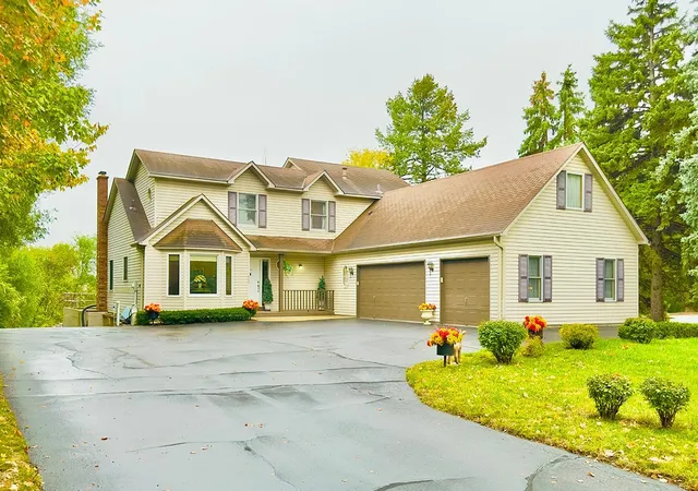 Photo 1 of Single family home for sale at 1009 River Ter Dr, Minneapolis, MN 55431 | MLS# 7150928 | Listing updated on 2026-10-04