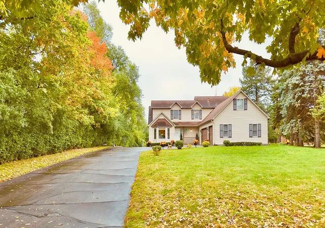 Photo 2 of Single family home for sale at 1009 River Ter Dr, Minneapolis, MN 55431 | MLS# 7150928 | Listing updated on 2026-10-04