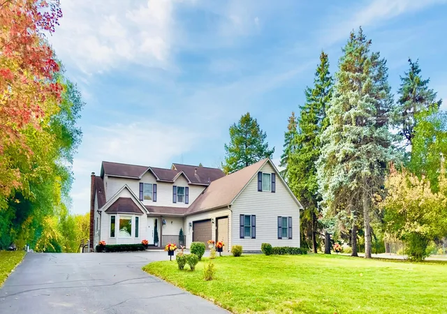 Photo 2 of Single family home for sale at 1009 River Ter Dr, Minneapolis, MN 55431 | MLS# 7150928 | Listing updated on 2026-10-13