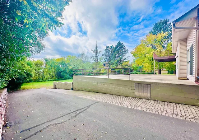 Photo 3 of Single family home for sale at 1009 River Ter Dr, Minneapolis, MN 55431 | MLS# 7150928 | Listing updated on 2026-10-04