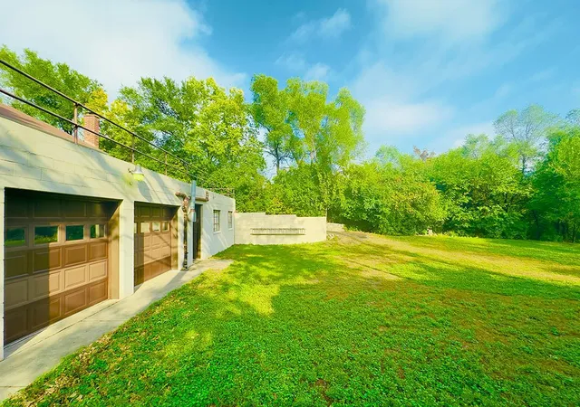 Photo 4 of Single family home for sale at 1009 River Ter Dr, Minneapolis, MN 55431 | MLS# 7150928 | Listing updated on 2026-10-04