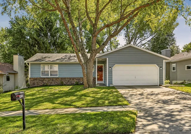 Photo 2 of Single family home for sale at 422 Chalet Dr Nw, Rochester, MN 55901 | MLS# 7150956 | Listing updated on 2026-10-06