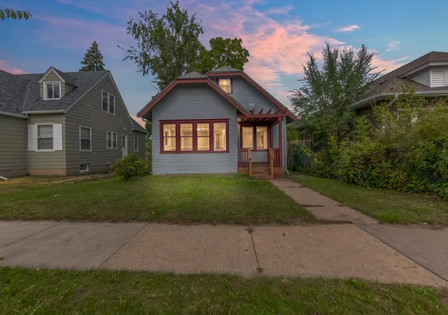 Photo 1 of Single family home for sale at 749 Geranium Ave E, Saint Paul, MN 55106 | MLS# 7150960 | Listing updated on 2026-09-29