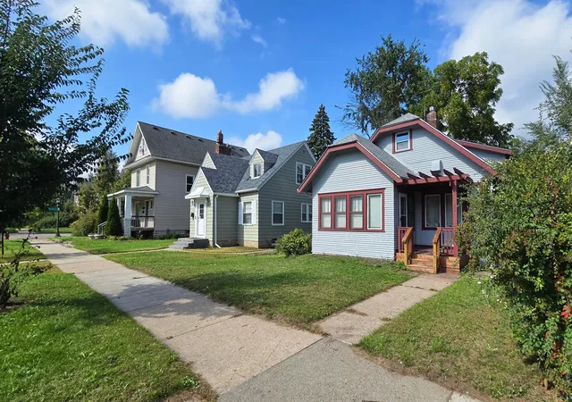 Photo 3 of Single family home for sale at 749 Geranium Ave E, Saint Paul, MN 55106 | MLS# 7150960 | Listing updated on 2026-09-29