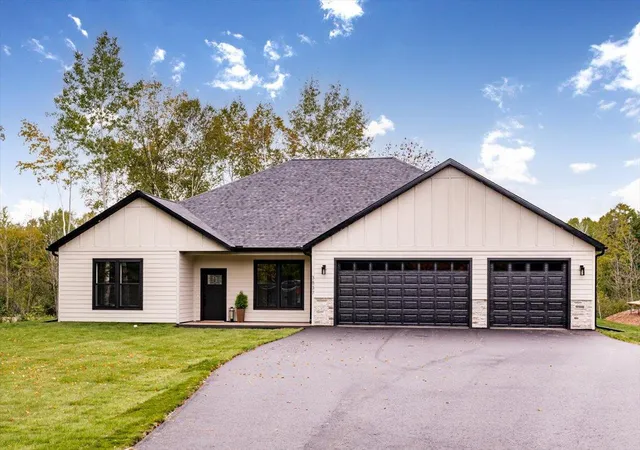 Photo 1 of Single family home for sale at 3837 Getchell Rd, Hermantown, MN 55811 | MLS# 7150966 | Listing updated on 2026-09-29