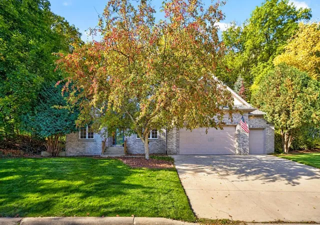 Photo 3 of Single family home for sale at 2042 Baihly Ests Ln Sw, Rochester, MN 55902 | MLS# 7150986 | Listing updated on 2026-10-08