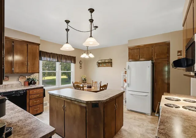 Photo 4 of Single family home for sale at 707 7th Street N, Virginia, MN 55792 | MLS# 7150987 | Listing updated on 2026-10-05